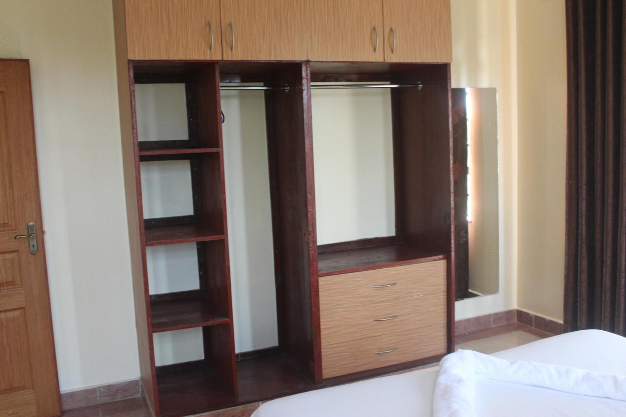 Eshborns House - Near Jomo Kenyatta International Airport And Sgr With Shuttle Services Syokimau Dış mekan fotoğraf